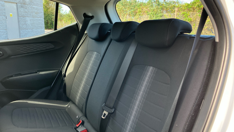 Hyundai i10 1.0 MPi SE Connect 5dr Petrol Hatchback